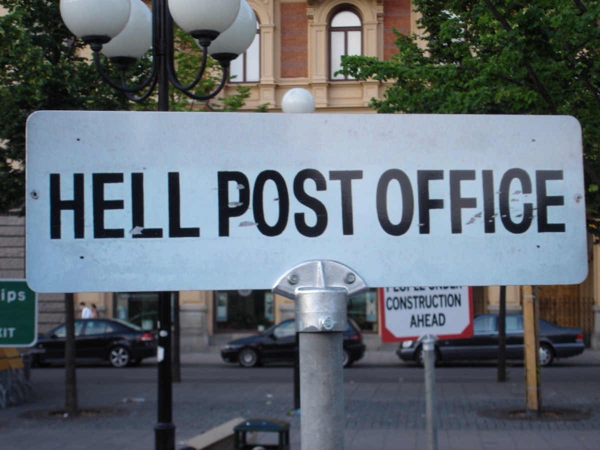 Que diriez-vous d'une visite à Hell, en Norvège? 13 Signe du bureau de poste de l'enfer