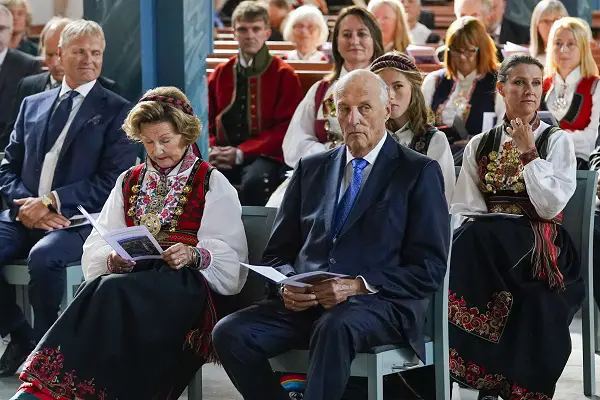 Le prince Sverre Magnus confirmé à l'église d'Asker 20 Le prince Sverre Magnus confirmé à l'église d'Asker - 19