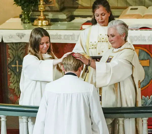 Le prince Sverre Magnus confirmé à l'église d'Asker 22 Le prince Sverre Magnus confirmé à l'église d'Asker - 21