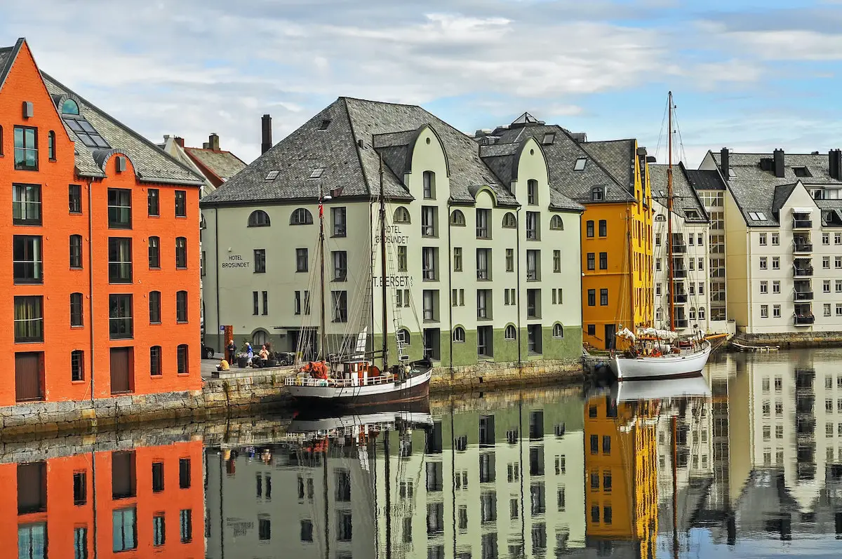 Ce qui fait d'Alesund, en Norvège, une escapade parfaite 15 Port d'Alesund