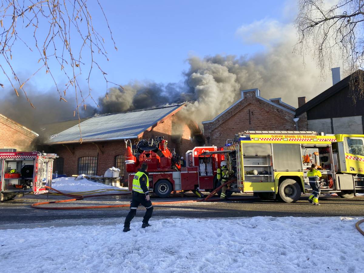 PHOTOS: le feu à Kapp sera éteint pendant la journée 10 PHOTOS: le feu à Kapp sera éteint pendant la journée - 9