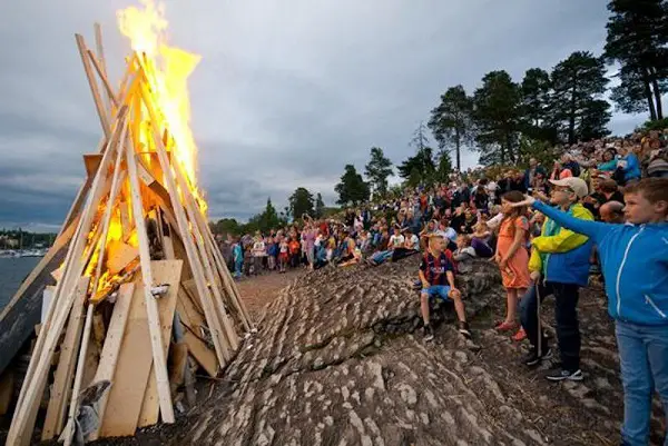 Norway Today souhaite à nos lecteurs le `` dieu sommer '' 243 Norway Today souhaite à nos lecteurs le `` dieu sommer '' - 242