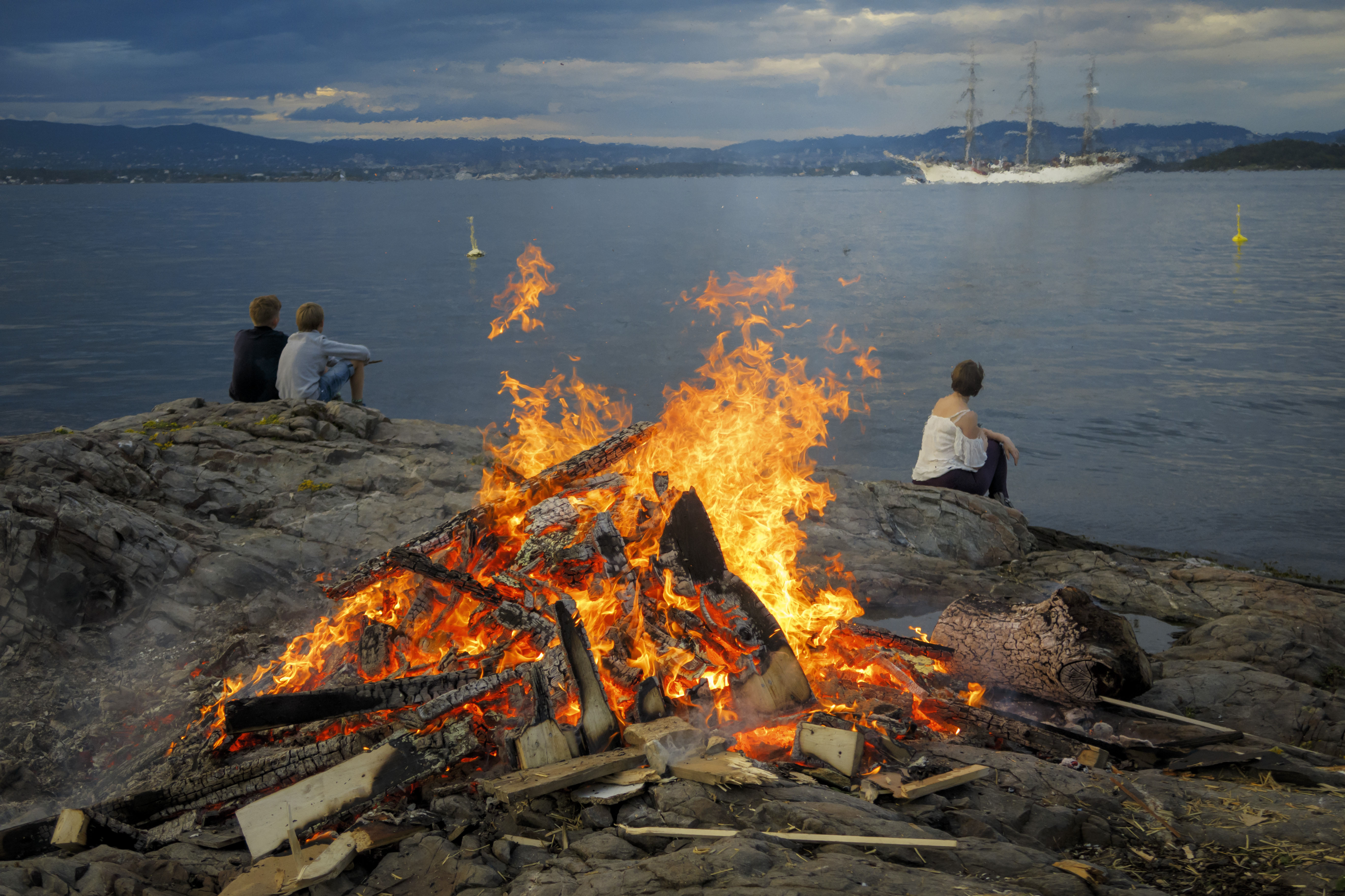 Norway Today souhaite à nos lecteurs le `` dieu sommer '' 301 Célébration de la Saint-Jean