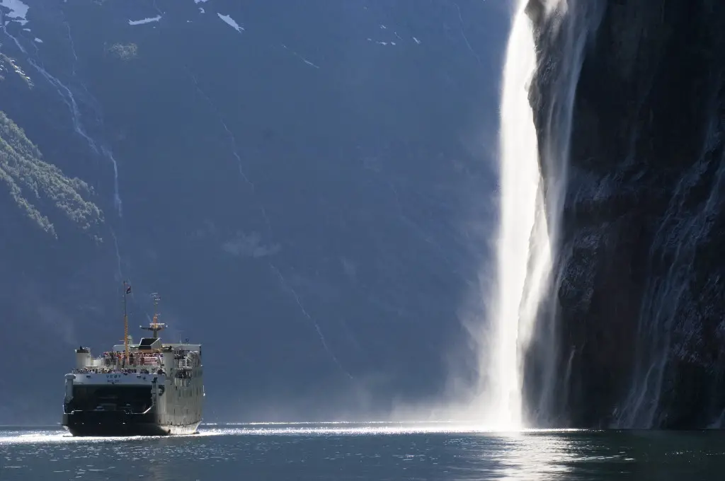 Norway Today souhaite à nos lecteurs le `` dieu sommer '' 324 Geiranger - Fjord de Geiranger