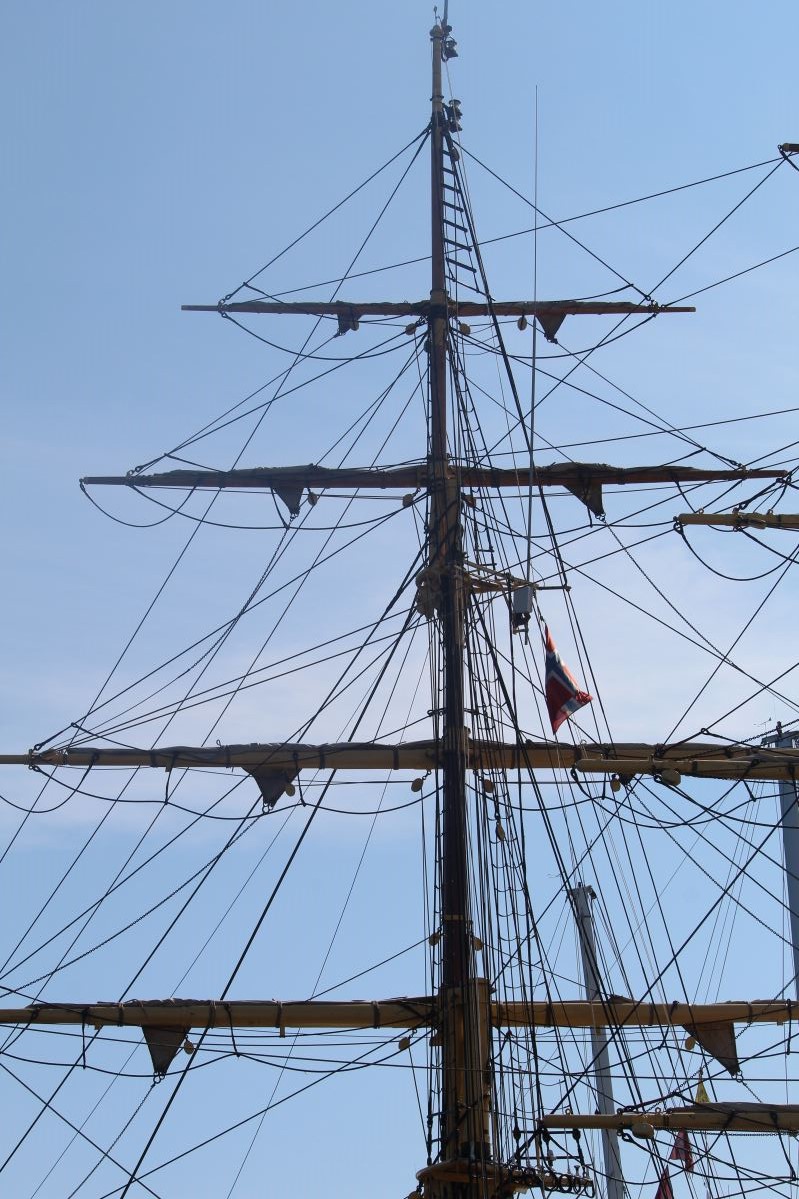 Les courses de grands voiliers arrivent à Vågen 840 Les courses de grands voiliers arrivent à Vågen - 839