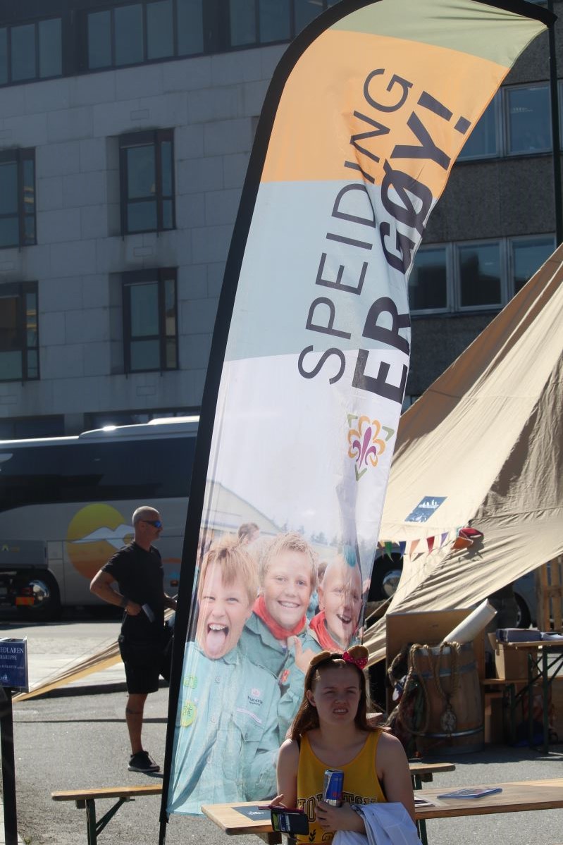 Les courses de grands voiliers arrivent à Vågen 856 Les courses de grands voiliers arrivent à Vågen - 855