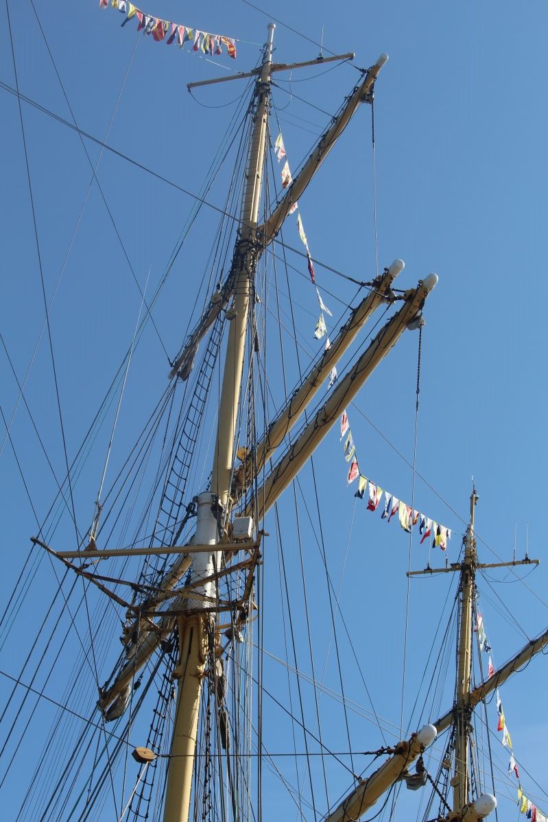 Les courses de grands voiliers arrivent à Vågen 902 Les courses de grands voiliers arrivent à Vågen - 901