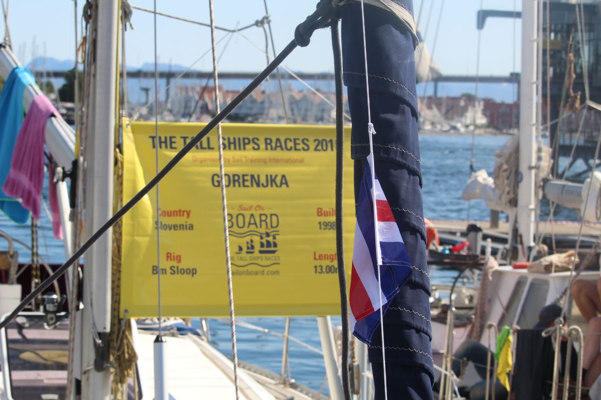 Les courses de grands voiliers arrivent à Vågen 910 Les courses de grands voiliers arrivent à Vågen - 909