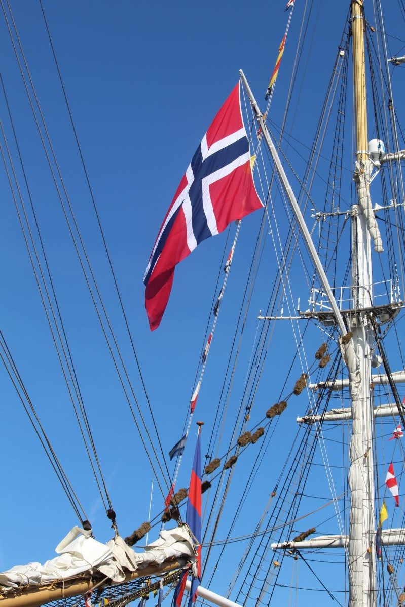 Les courses de grands voiliers arrivent à Vågen 954 Les courses de grands voiliers arrivent à Vågen - 953