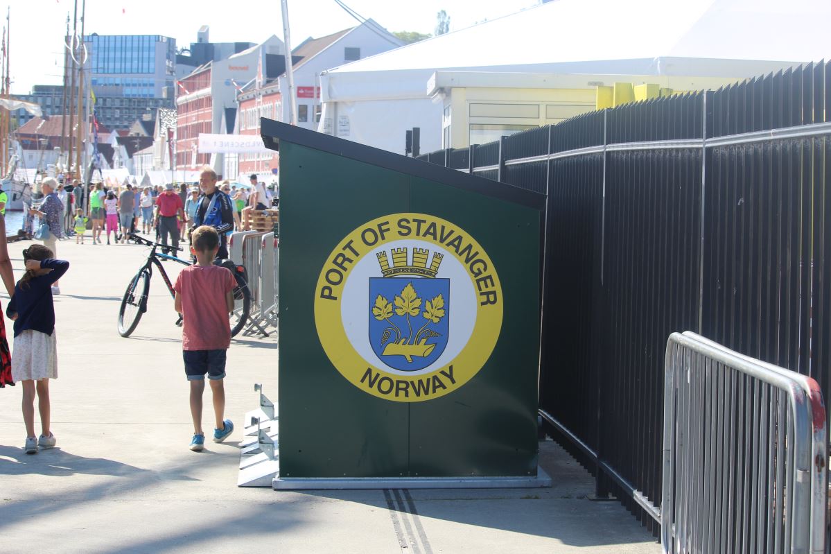Les courses de grands voiliers arrivent à Vågen 1000 Les courses de grands voiliers arrivent à Vågen - 999