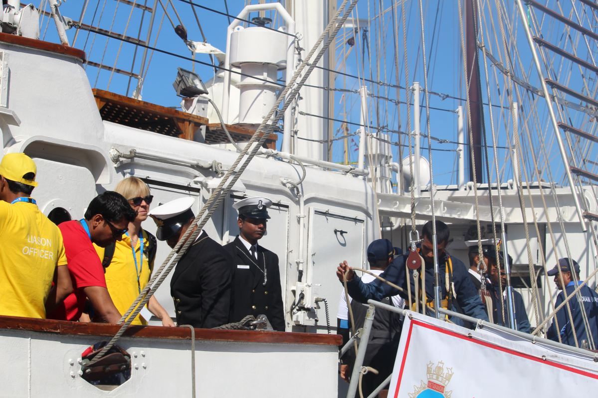 Les courses de grands voiliers arrivent à Vågen 1027 Les courses de grands voiliers arrivent à Vågen - 1026
