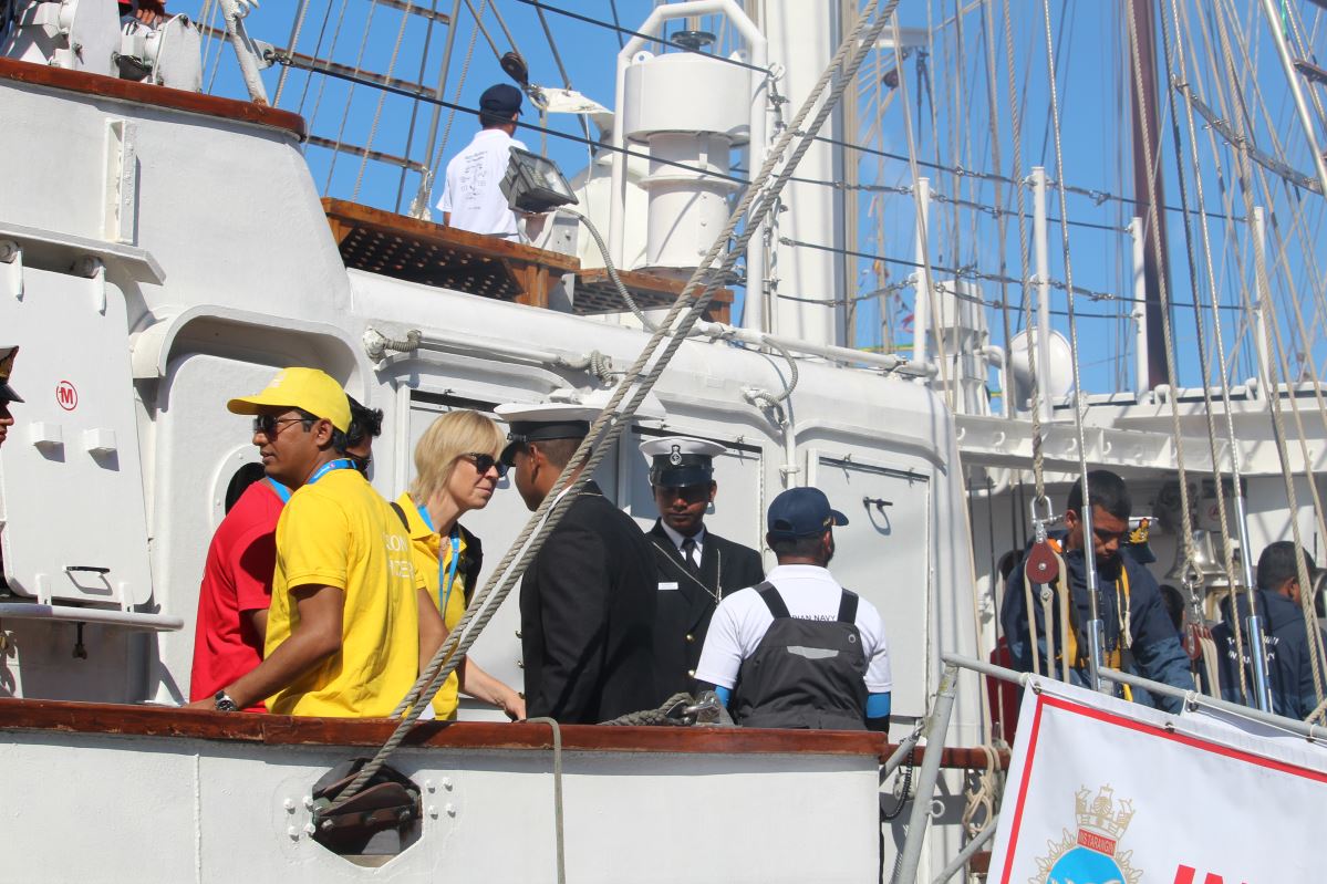 Les courses de grands voiliers arrivent à Vågen 1041 Les courses de grands voiliers arrivent à Vågen - 1040