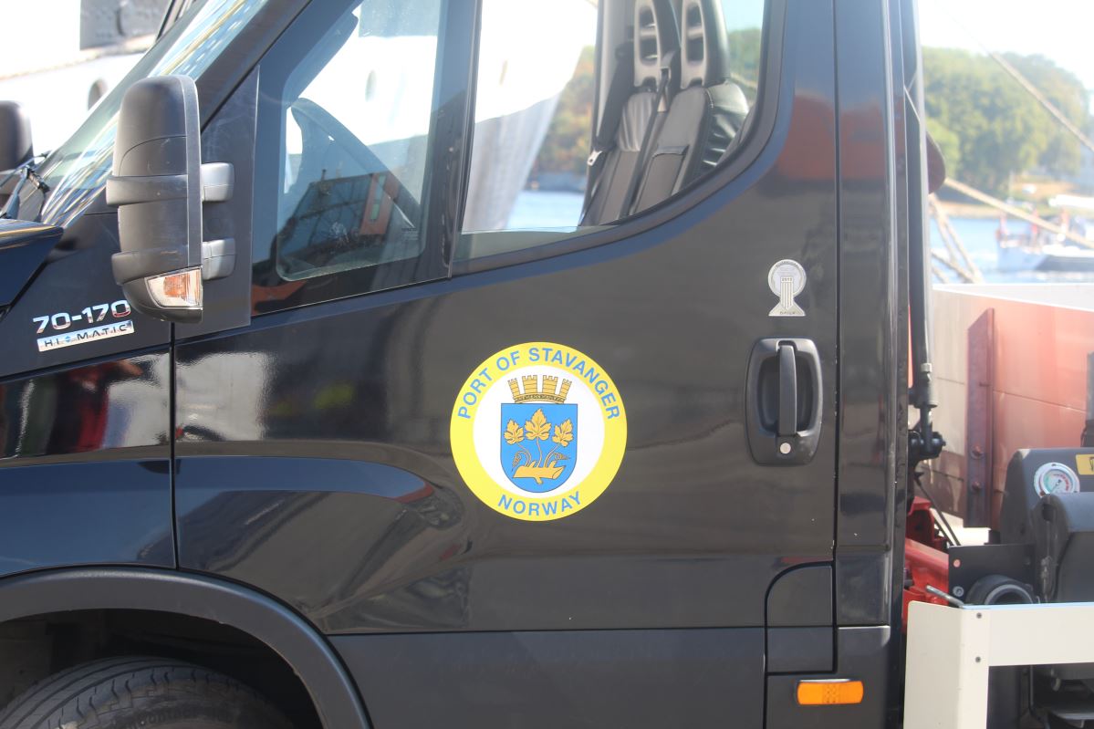 Les courses de grands voiliers arrivent à Vågen 1071 Les courses de grands voiliers arrivent à Vågen - 1070