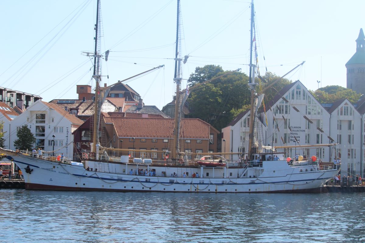 Les courses de grands voiliers arrivent à Vågen 1083 Les courses de grands voiliers arrivent à Vågen - 1082
