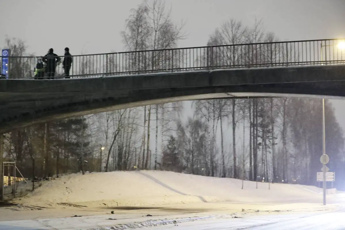 PHOTO: un garçon de 13 ans poignardé à Oslo, un suspect appréhendé par la police 16 PHOTO: un garçon de 13 ans poignardé à Oslo, un suspect appréhendé par la police - 15