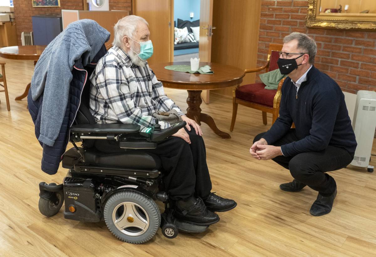 PHOTO: Roger Walter Holland, 75 ans, devient le premier Norvégien à recevoir le vaccin corona de Moderna 16 PHOTO: Roger Walter Holland, 75 ans, devient le premier Norvégien à recevoir le vaccin corona de Moderna - 15