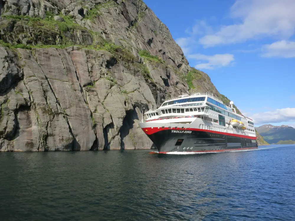 Hurtigruten présente trois nouveaux navires de croisière à propulsion hybride 48 Hurtigruten présente trois nouveaux navires de croisière à propulsion hybride - 47
