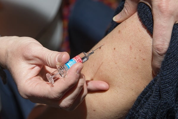 1,6 million de personnes devraient être vaccinées contre la grippe, selon les autorités sanitaires 4 1,6 million de personnes devraient être vaccinées contre la grippe, selon les autorités sanitaires - 3