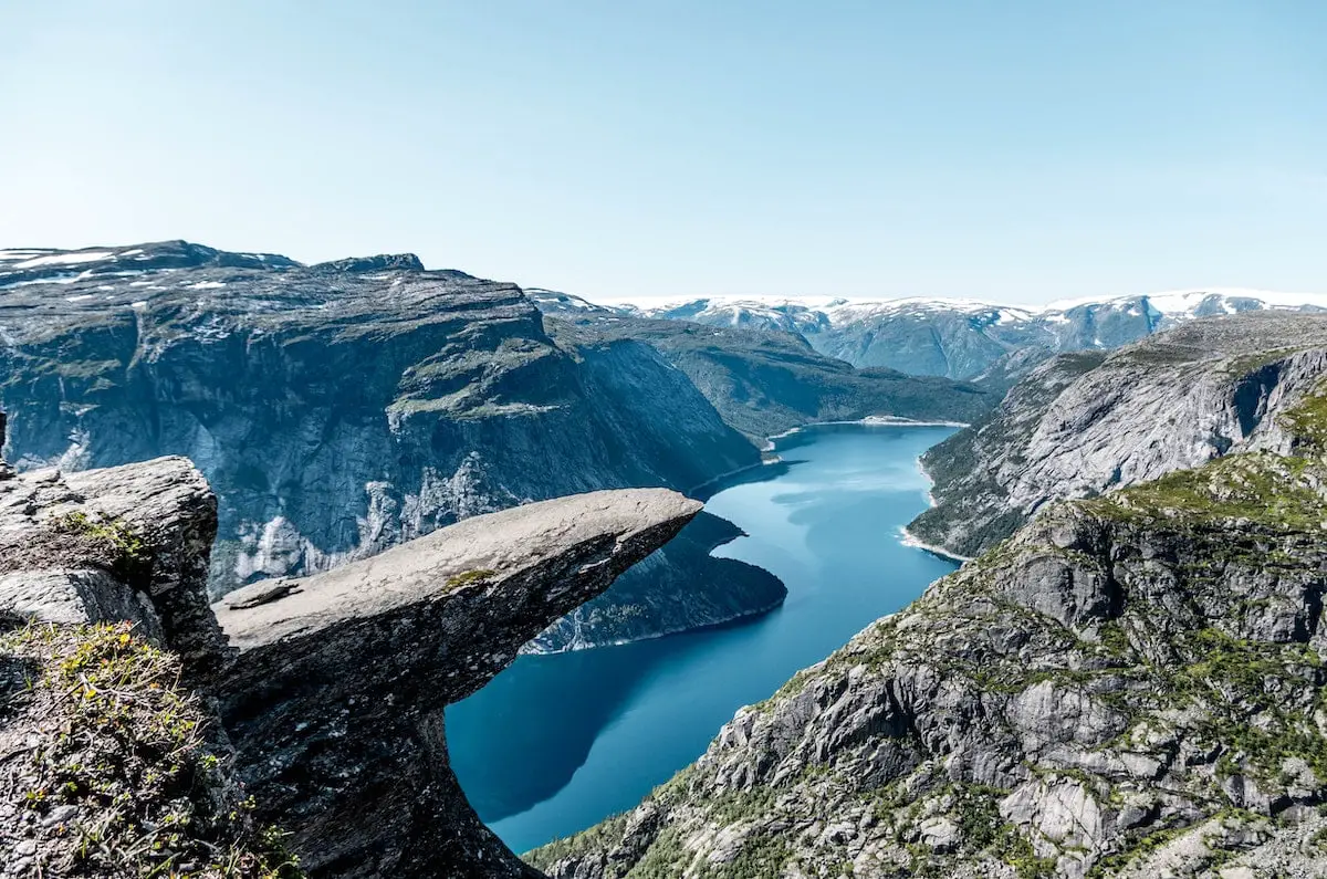 Vous pouvez maintenant (demander à) vous marier au célèbre rocher Trolltunga de Norvège - 3