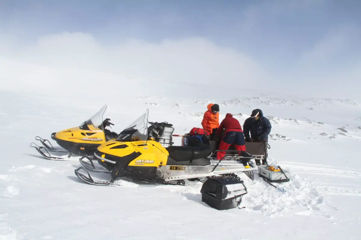 Chercheurs sur les plaques de glace