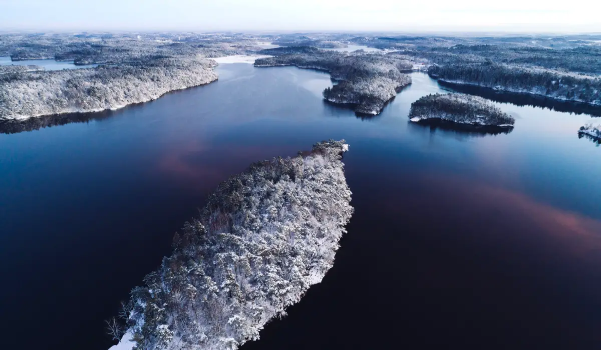 Lac près de Göteborg en Suède