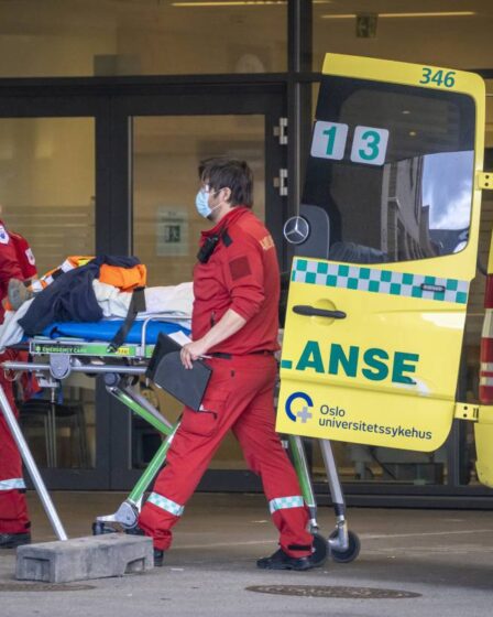 Deux personnes grièvement blessées dans une collision avec une ambulance à Arendal - 22
