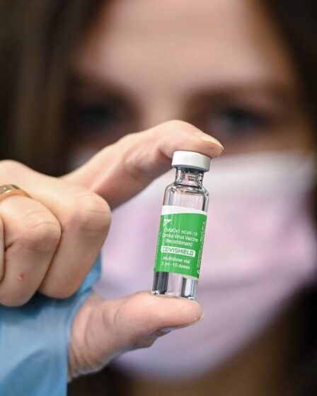 AstraZeneca rejette les allégations selon lesquelles son vaccin augmente le risque de caillots sanguins - 25