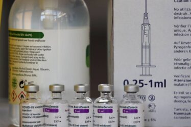 Deux régions suédoises arrêtent d'utiliser le vaccin corona d'AstraZeneca après des rapports d'effets secondaires - 20