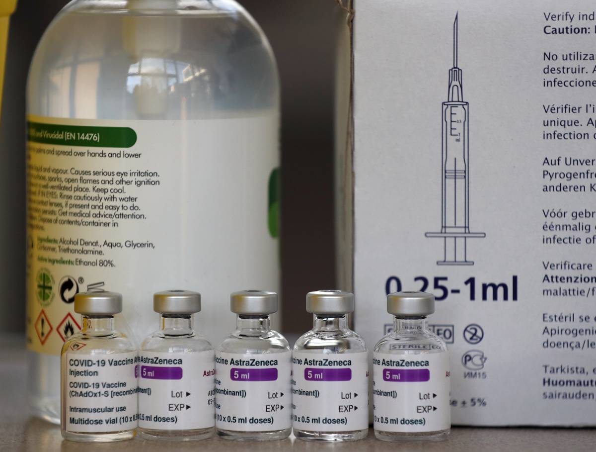 Deux régions suédoises arrêtent d'utiliser le vaccin corona d'AstraZeneca après des rapports d'effets secondaires - 3