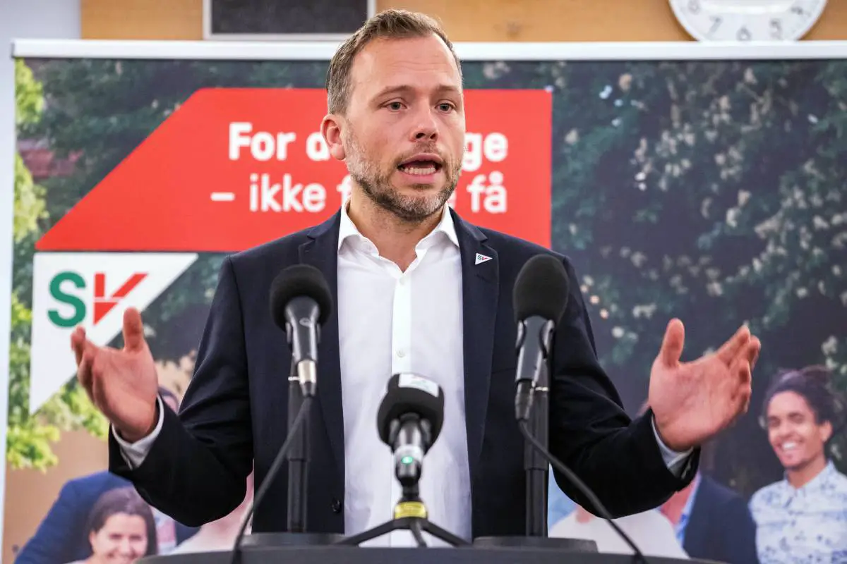 Le Parti de la gauche socialiste norvégien veut donner 1000 couronnes de plus aux chômeurs avant Noël 4 Le Parti de la gauche socialiste norvégien veut donner 1000 couronnes de plus aux chômeurs avant Noël - 3