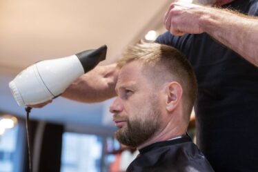 L'industrie norvégienne de la coiffure s'effondre en raison de nouvelles mesures corona - 18