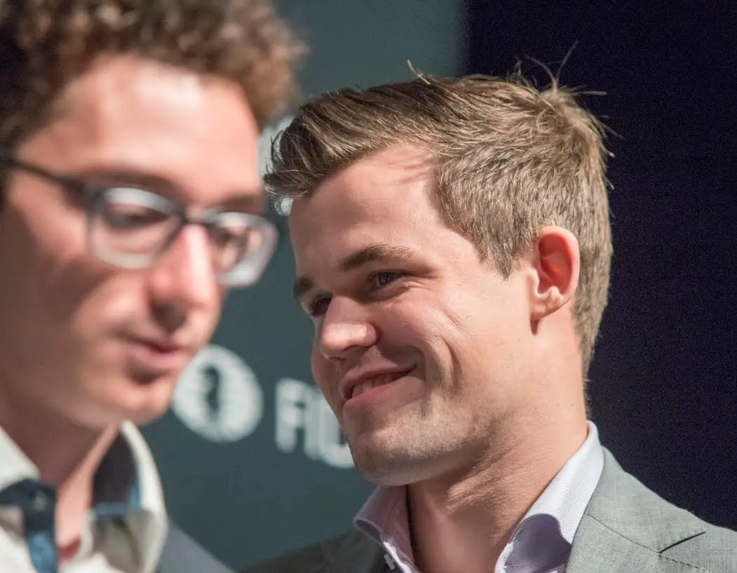 Carlsen a écrasé Caruana dans le décideur 4 Carlsen a écrasé Caruana dans le décideur - 3