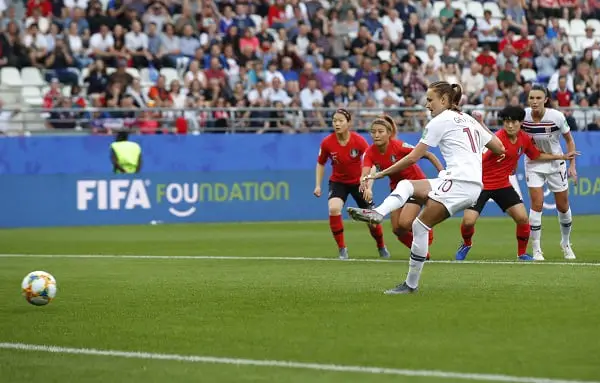 Caro remporte la promotion de la Coupe du monde de Norvège alors que la Corée du Sud est battue 2-1 - 3
