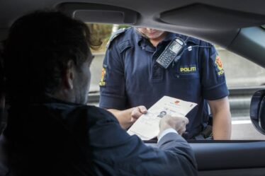 Bærum: Le conducteur essaie de fuir un test d'alcoolémie, se fait prendre, perd son permis - 16