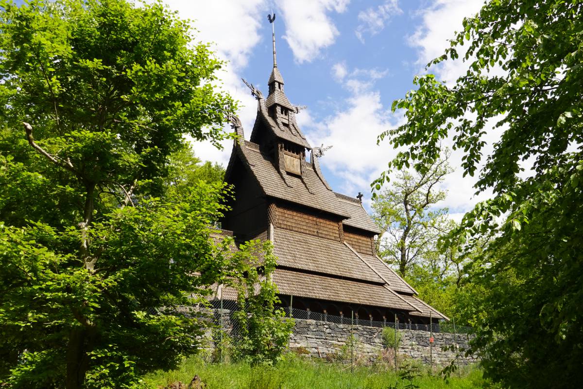 Pourquoi vous devez visiter l'église en bois Fantoft de Bergen 8 Pourquoi vous devez visiter l'église en bois Fantoft de Bergen - 7