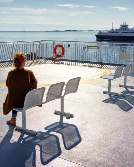 Solberg décide de réduire les prix des ferries de 10% dans le budget national révisé et promet de réduire de moitié les prix d'ici 2025 - 21