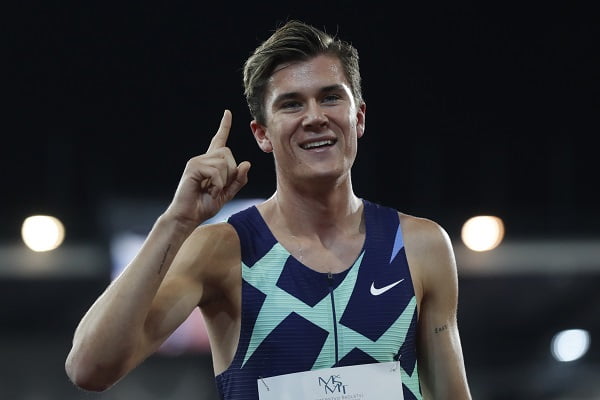 Jakob Ingebrigtsen court 3000 mètres à Rome - 3