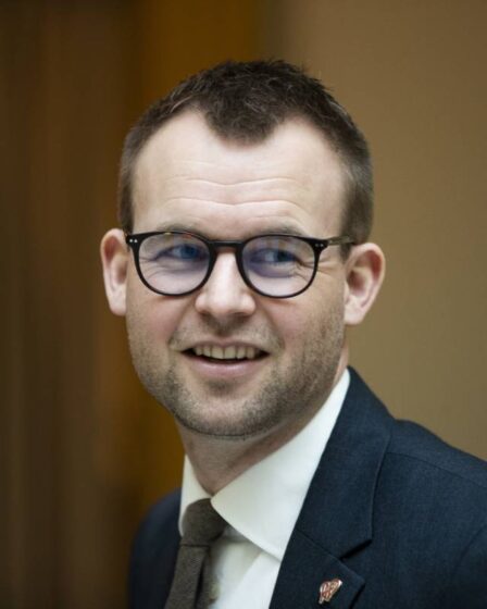 Le ministre norvégien de la famille veut prolonger le congé parental - 13