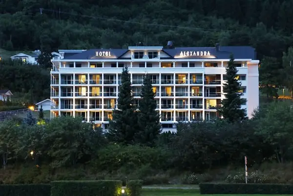 Le plus petit nombre de séjours à l'hôtel jamais enregistré 4 Le plus petit nombre de séjours à l'hôtel jamais enregistré - 3