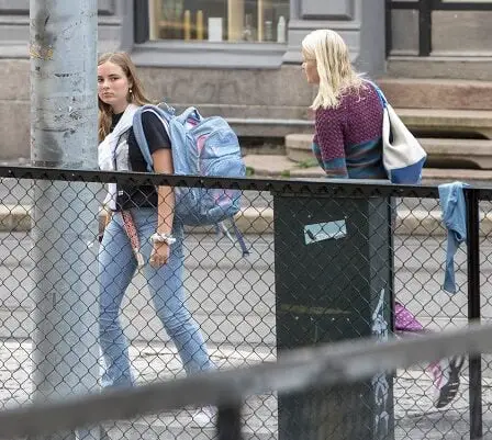 La princesse a commencé à la nouvelle école 30 La princesse a commencé à la nouvelle école - 29