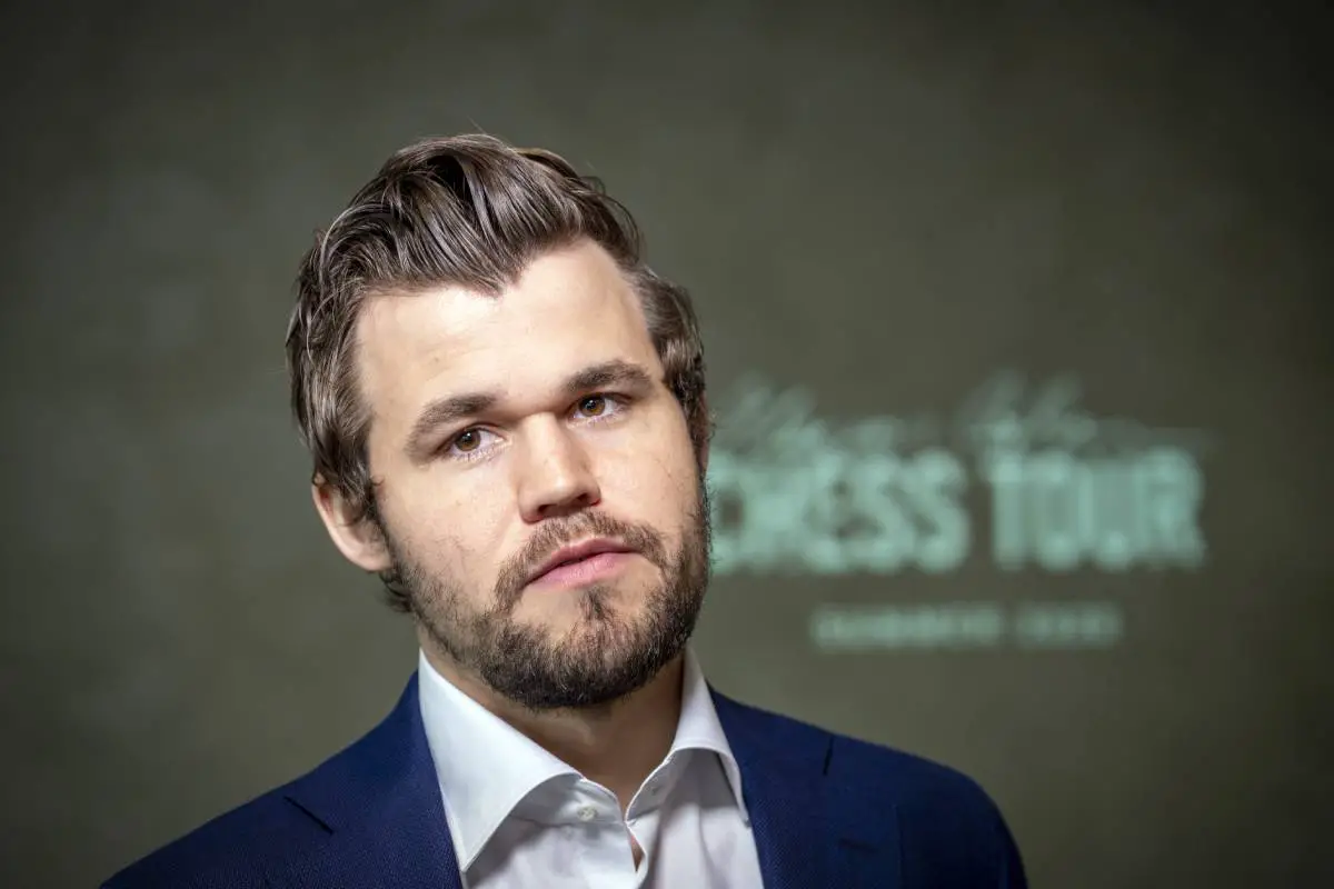 Le Norvégien Magnus Carlsen perd sa première partie d'échecs classique en deux ans - 3