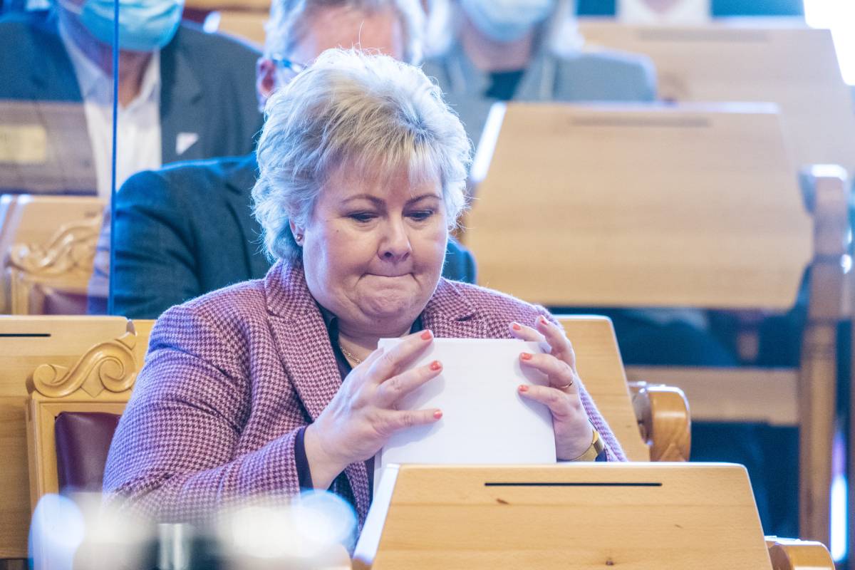 Erna Solberg a dû se faire tester pour le coronavirus après avoir reçu une notification de l'application Corona 4 Erna Solberg a dû se faire tester pour le coronavirus après avoir reçu une notification de l'application Corona - 3