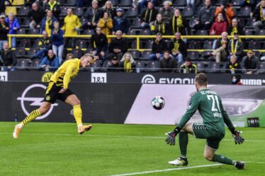 La machine à buts Haaland continue d'exceller avec deux buts contre Fribourg - 16