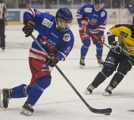Pettersen avec un contrat professionnel dans son club préféré de la LNH: - Je suis fier 17 Pettersen avec un contrat professionnel dans son club préféré de la LNH: - Je suis fier - 16