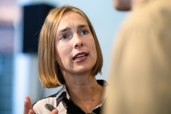 Plusieurs groupes jusqu'à 200 personnes peuvent participer dos à dos à un même événement 4 Plusieurs groupes jusqu'à 200 personnes peuvent participer dos à dos à un même événement - 3