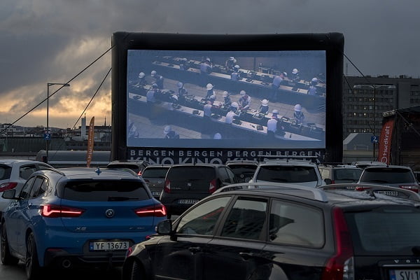 Ouverture du plus grand cinéma drive-in de Norvège à Tryvann 4 Ouverture du plus grand cinéma drive-in de Norvège à Tryvann - 3