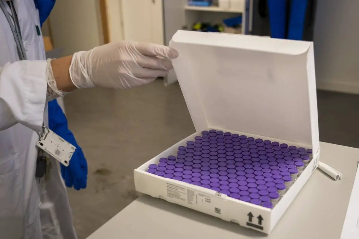 La Norvège utilisera son stock de vaccins d'urgence pour compenser la réduction des livraisons de Pfizer - 3