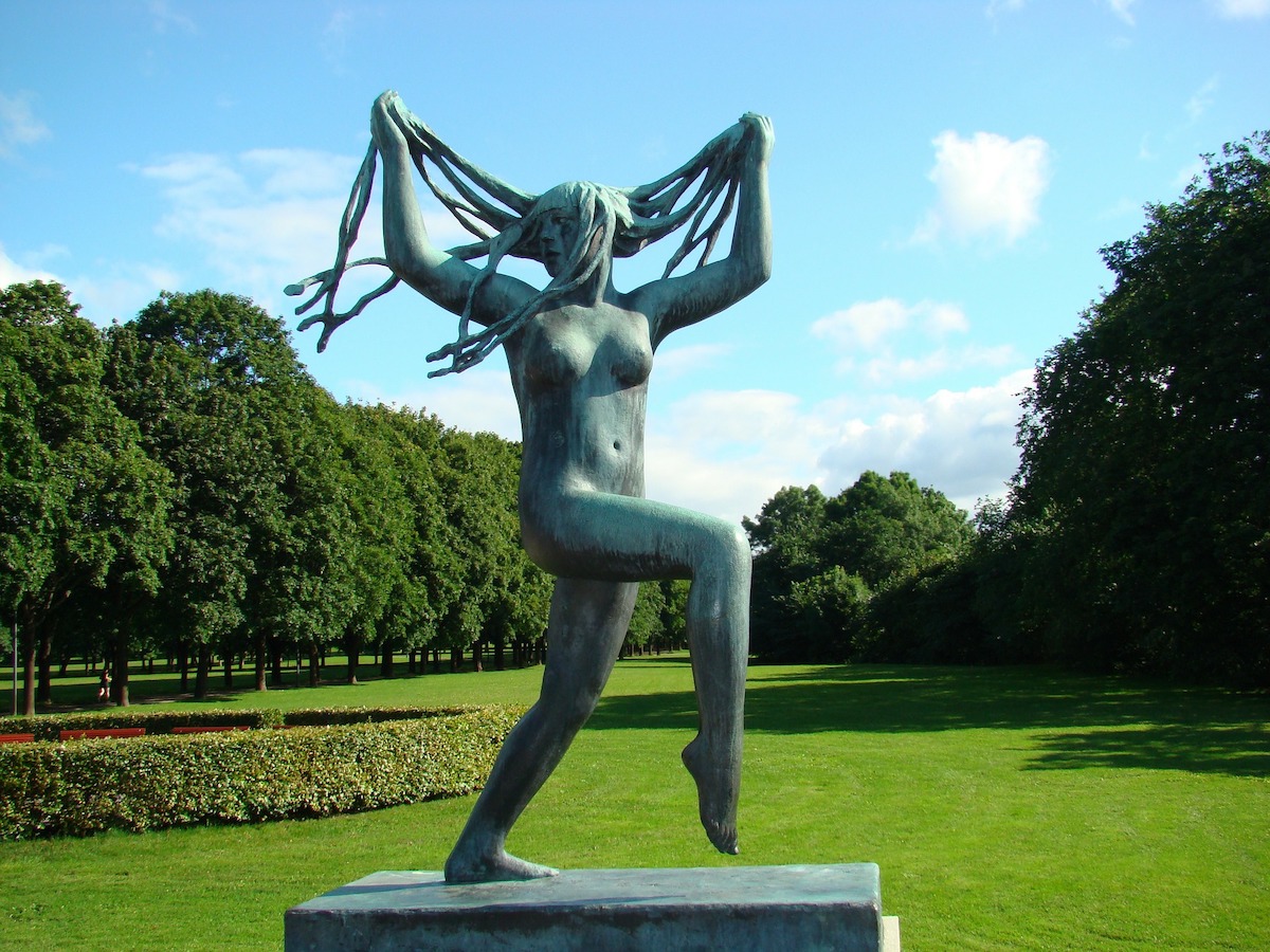 Sculpture de Vigeland "Jeune femme dansante"