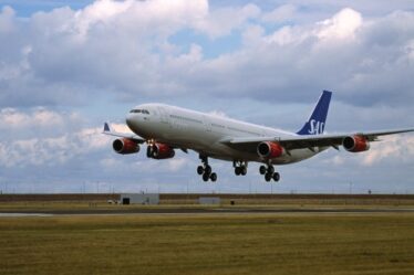 158 passagers SAS devront passer par la quarantaine après que leur vol en provenance de France n'a pas respecté le délai de quarantaine - 16