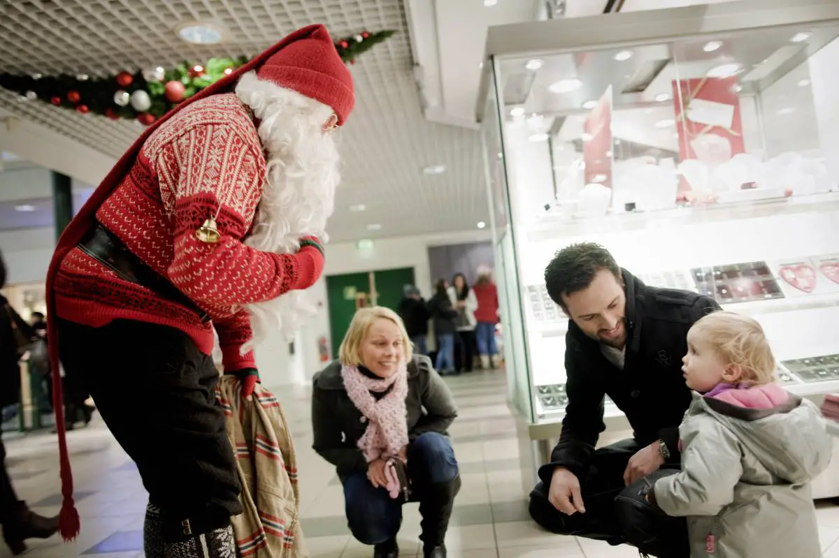 Cette année, les enfants norvégiens ne seront pas autorisés à s'asseoir sur les genoux du Père Noël 4 Cette année, les enfants norvégiens ne seront pas autorisés à s'asseoir sur les genoux du Père Noël - 3
